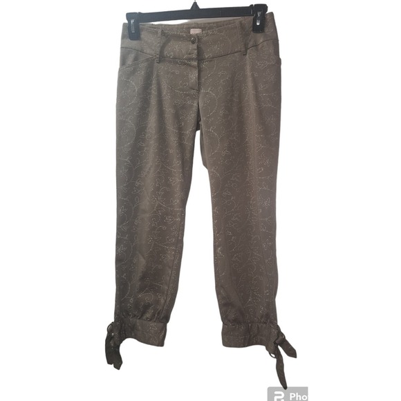 Azara Floral Embroidered Capri Pants‎ with Tie Cuffs - Versatile Style - Picture 1 of 5